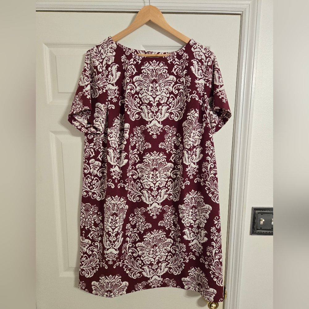 C. Wonder by Christian Siriano Burgundy and White Dress Size 1X